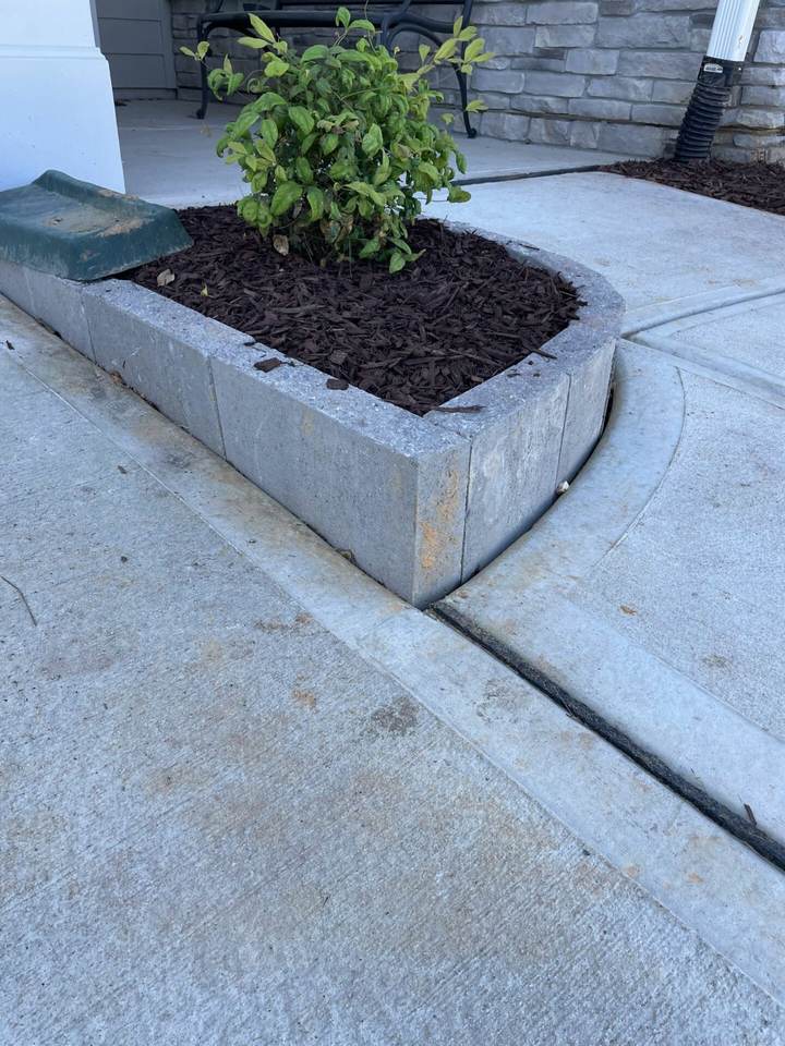 Landscape Bed Edging — completed JH Landscapes project in the Greater Charlotte region