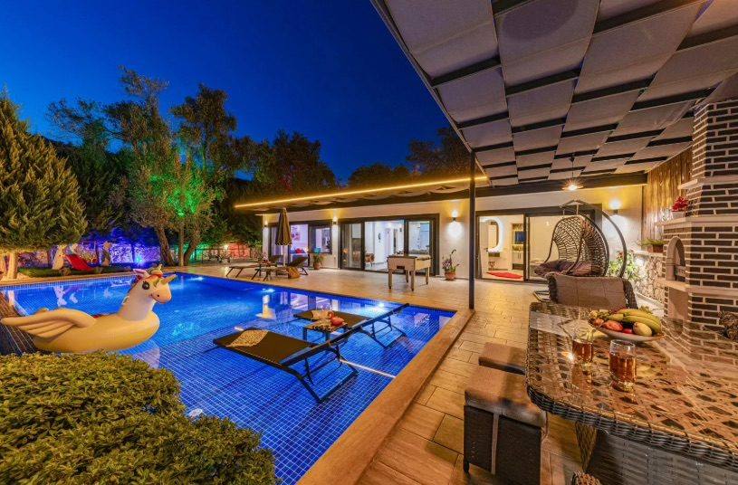 Seamless Integration Between Pool and Patio Spaces