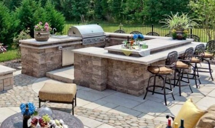 Outdoor Kitchen