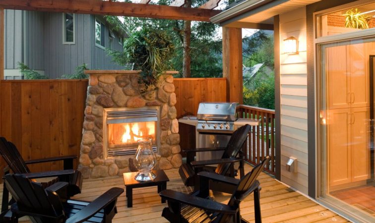 outdoor gas fireplace